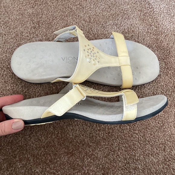 Vionic Patricia Comfort Sandal Size 11 - Picture 2 of 4